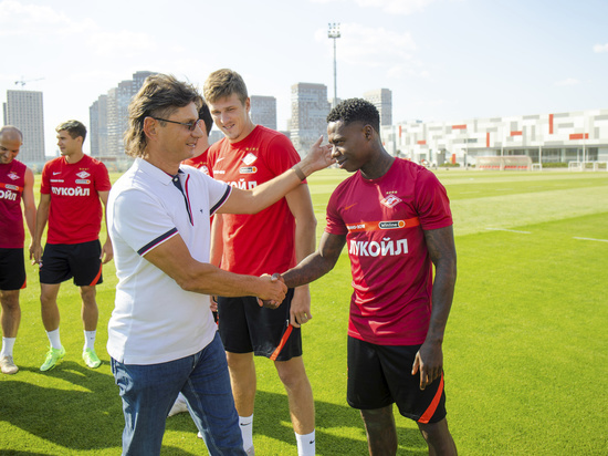 Реформы, легионеры и вакцина: босс &laquo;Спартака&raquo; рассказал о наболевшем