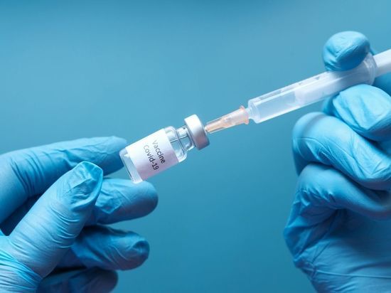 Фармаколог рассказал, кто из петербуржцев останется без прививки от коронавируса