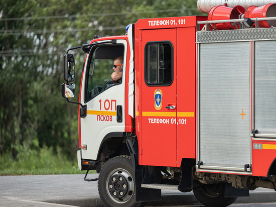 Два пожара произошло в Псковской области за минувшие сутки