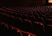 19 июля, в понедельник, в Омской области продлили антиковидные ограничения для кинотеатров, концертных комплексов и театров