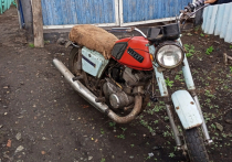 В Называевском районе Омской области 20-летний парень потерял мотоцикл марки "ИЖ Планета-5", а через месяц "байк" нашелся