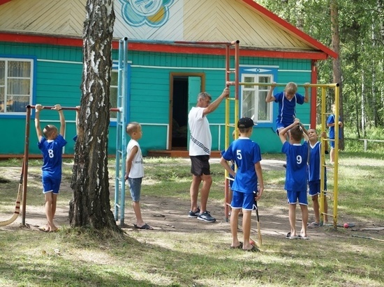 В двух детских лагерях Хакасии случились вспышки COVID-19