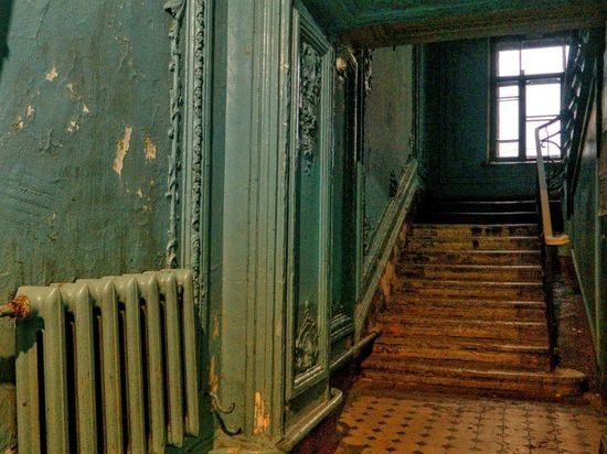 В Петербурге проверят состояние лестничных клеток и дворов