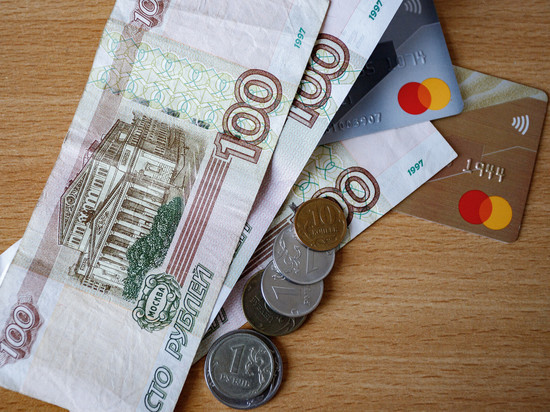 Безработная жительница Пушкинских Гор сняла с чужой карты более 100 тысяч рублей