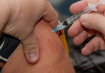 Главный врач клинико-диагностической лаборатории «Инвитро-Сибирь» Андрей Поздняков заявил, что после получения первой дозы вакцины против коронавируса необходимо принять специальные меры, чтобы не заболеть COVID-19