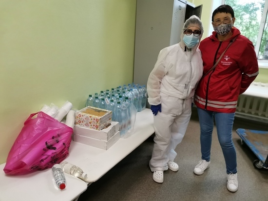 В Нижневартовске волонтеры поддержали медиков из «красной зоны»