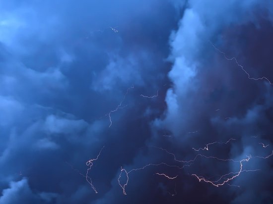 В Сочи объявили штормовое предупреждение по непогоде