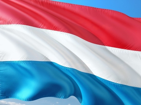 Люксембург предложил провести референдум об исключении Венгрии из ЕС