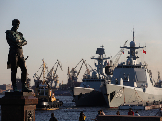 На парад ко Дню ВМФ в Петербурге не пустят гостей из-за ковидных ограничений
