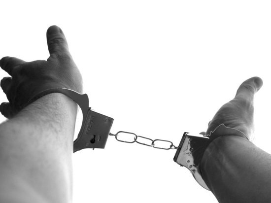 39-летнего псковича задержали за кражу алкогольных напитков