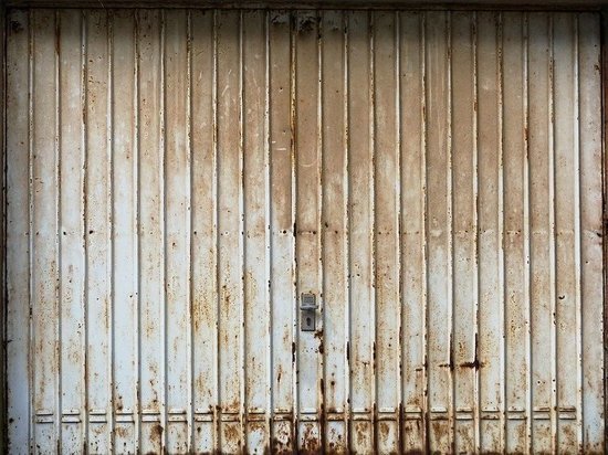 В Казани решено снести незаконные торговые объекты и гаражи