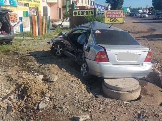 В Абакане в аварии с учебной машиной пострадали два человека