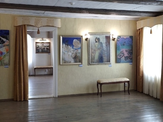 Выставка «Отражения в воде» работает в музее-заповеднике «Изборск»