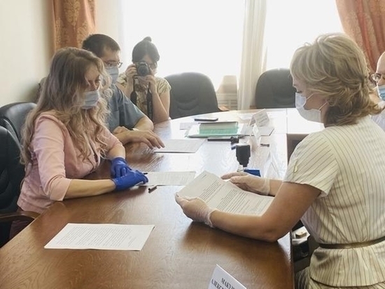 Кандидаты-одномандатники из Ростовской области подают документы на выборы в Госдуму