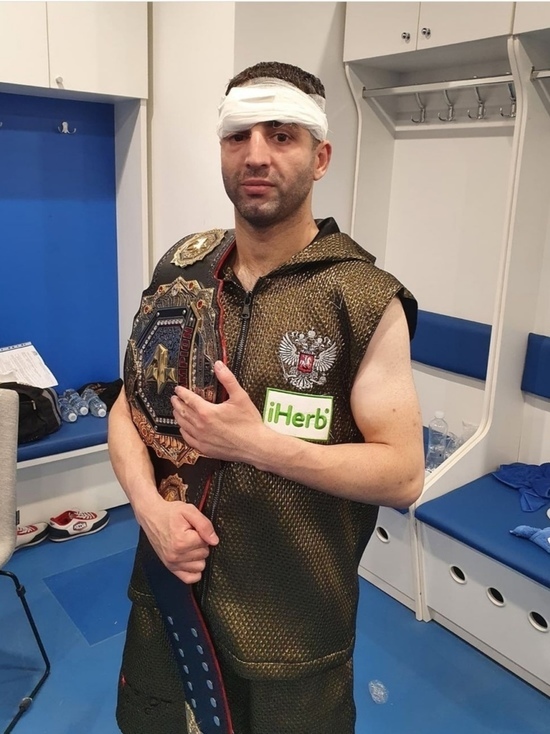 Новосибирский боксер Михаил Алоян уверенно победил Йохана Мчанью