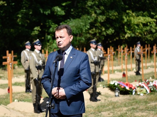 Польский министр пообещал разместить танки у «Смоленских ворот»
