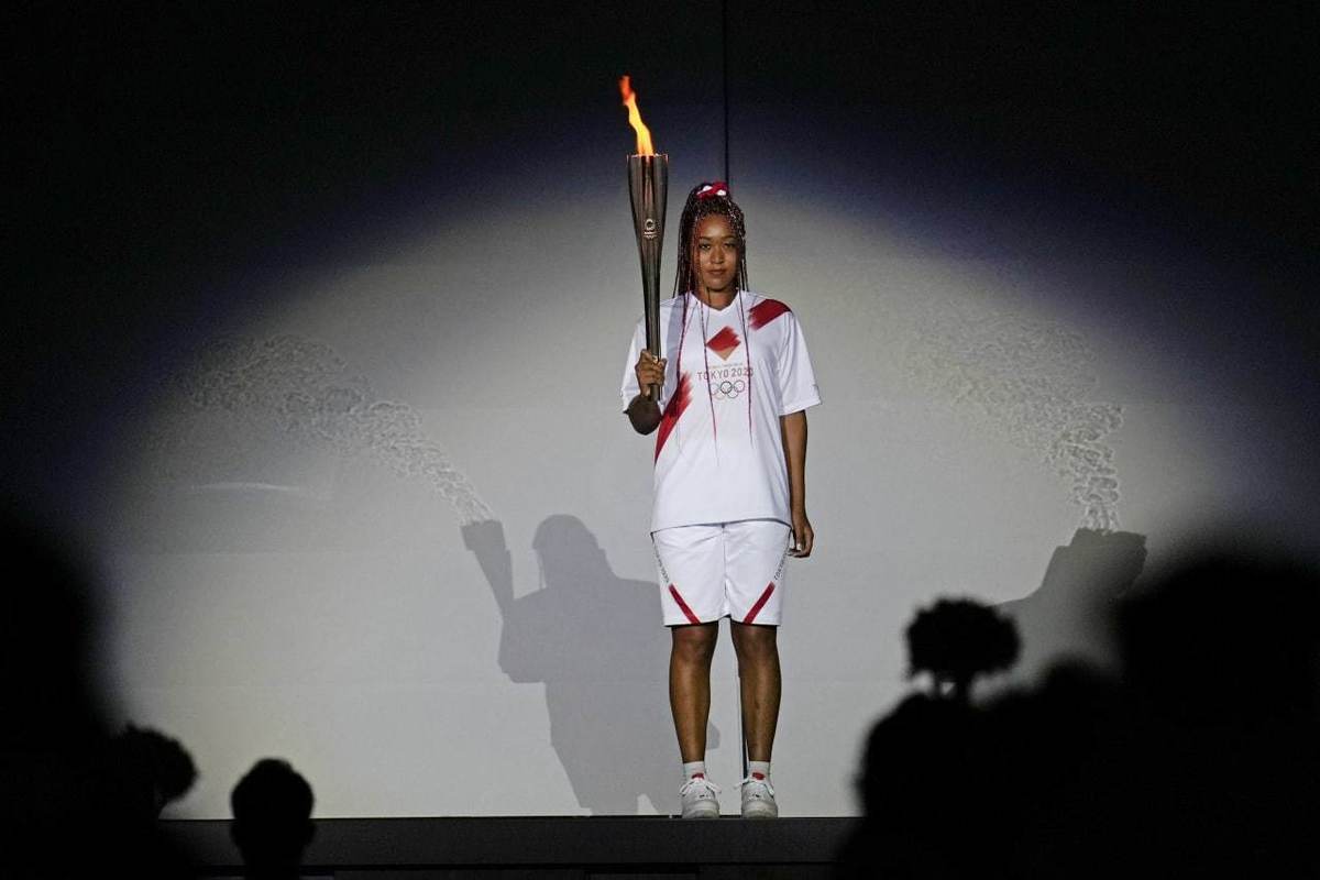 Наоми Осака зажгла огонь Олимпиады в Токио
