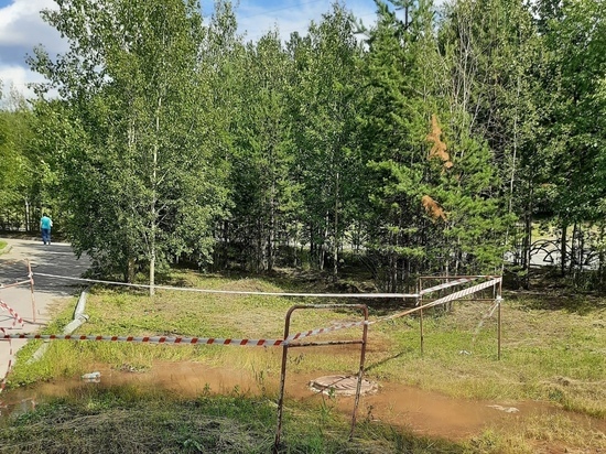 Две недели не ремонтируют: на порыв трубопровода пожаловались жители Ноябрьска