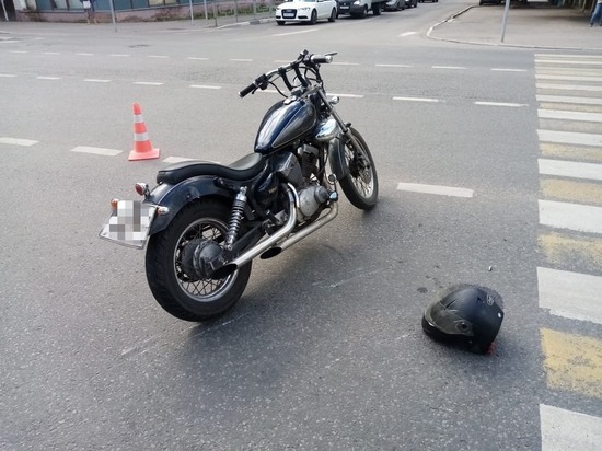 Автомобилистка сбила мотоцикл на перекрестке в Твери