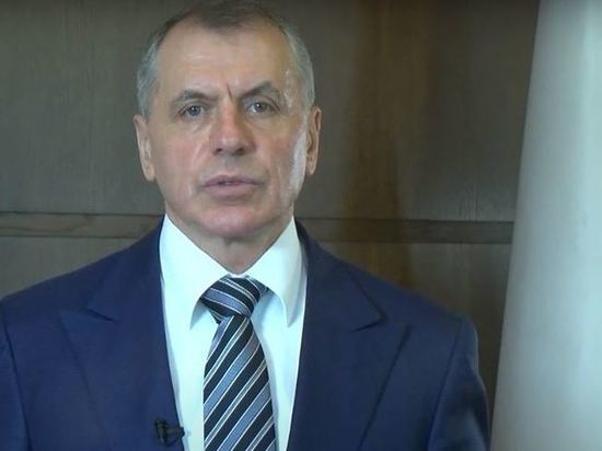 Глава парламента Крыма решил работать бесплатно
