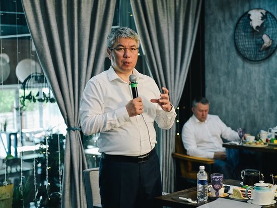 Алексей Цыденов провёл деловой завтрак с бизнес-сообществом Бурятии