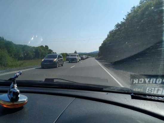 Пробка на въезде в Южно-Сахалинск растянулась на 20 километров