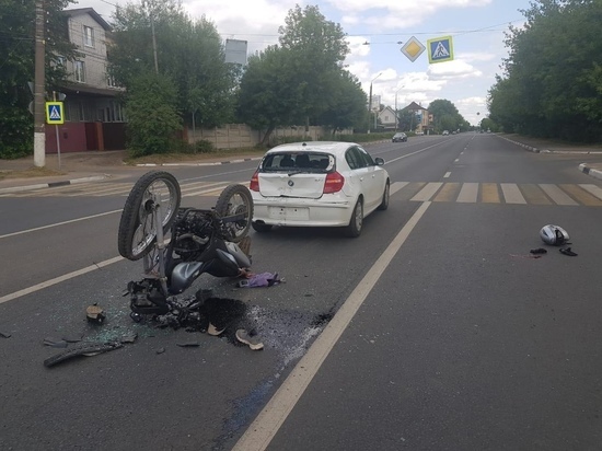 В Твери мотоциклист попал в серьезную аварию