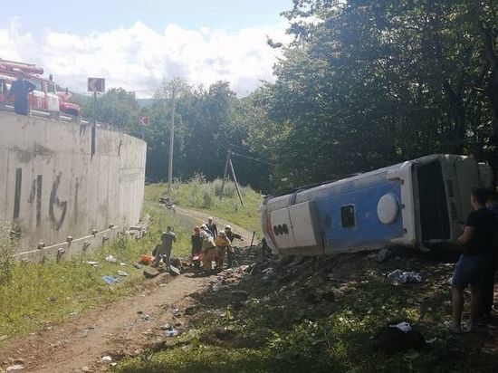 Состояние пострадавших в ДТП в Апшеронском районе пассажиров автобуса стабилизировалось