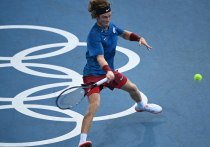 Российский теннисист, седьмая ракетка мира Андрей Рублев, вылетел с турнира в одиночном разряде на Олимпиаде в Токио, сообщается в социальных сетях ОКР