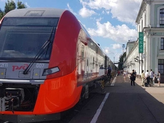 Дневной и вечерний поезда Псков – Санкт-Петербург задерживаются в связи с поломкой тепловоза