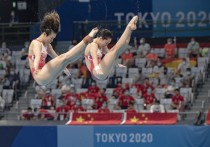 В прыжках в воду с трехметрового трамплина среди женщин победили китаянки Ши Тинмао и Ван. Их результат – 326,40 балла