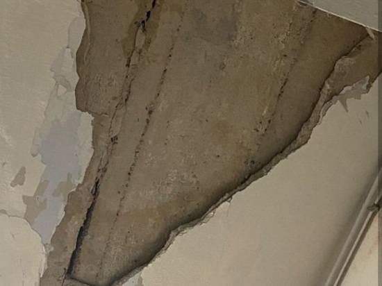 Жилой дом в Кемерове разрушается изнутри
