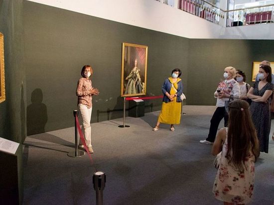 В Улан-Удэ завершаются экскурсии выставки «Екатерина Великая»