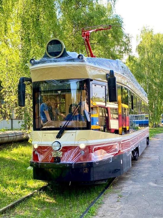 Первый ретро-трамвай вышел на маршрут по городскому кольцу в Нижнем