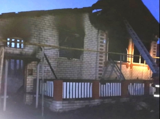 Шестилетний мальчик погиб, его 13-летняя сестра тяжело пострадала при пожаре в Чувашии