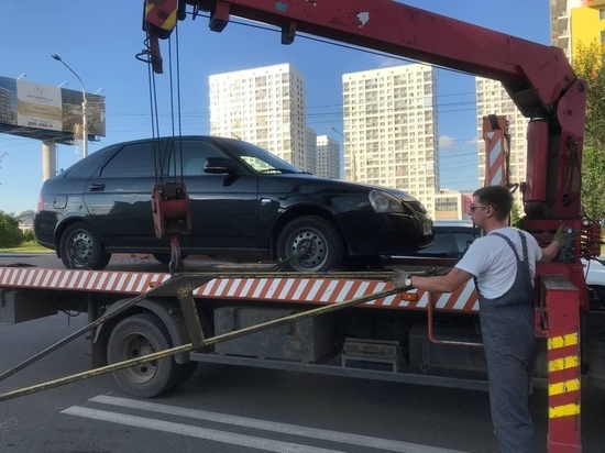 Должник без прав лишился автомобиля и сел на 15 суток в Красноярске