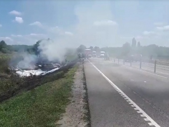 В Белгородской области водитель столкнулся с ограждением и сгорел в автомобиле