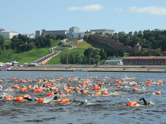 Почти 2 тыс. спортсменов участвовали в Международном заплыве X-WATERS Volga в Нижнем Новгороде