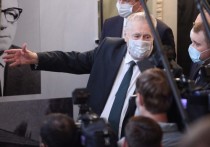 Лидер ЛДПР Владимир Жириновский призвал ужесточить ответственность для политиков, высказывающихся против прививок от коронавируса