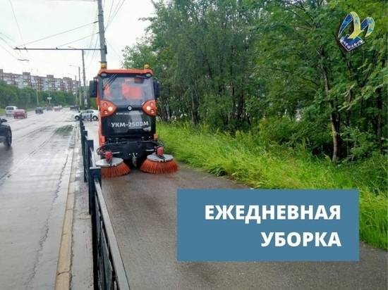 Более 110 кубометров смета было убрано с улиц Мурманска за минувшие сутки