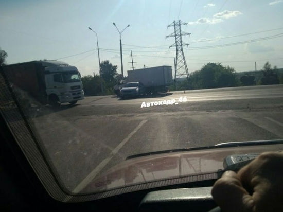 Аварии в Курске стали причиной дорожных заторов