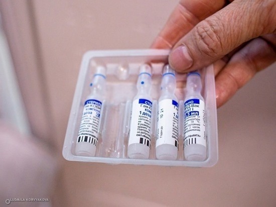 В Карелии мобильные прививочные бригады вакцинировали сотрудников на рабочих местах