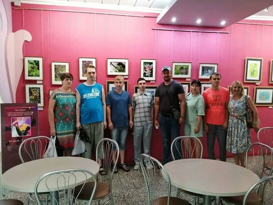 Выставка рисунков в необычной технике открылась в Серпухове