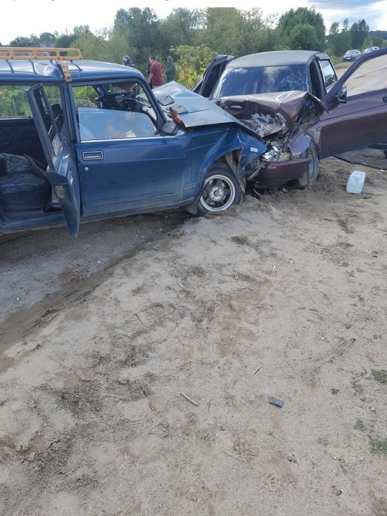 Под Кировом 10-ка въехала в четверку: трое пострадали