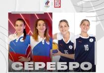 Женская сборная России по баскетболу 3х3 завоевала серебряные медали олимпийского турнира, уступив в финале команде США