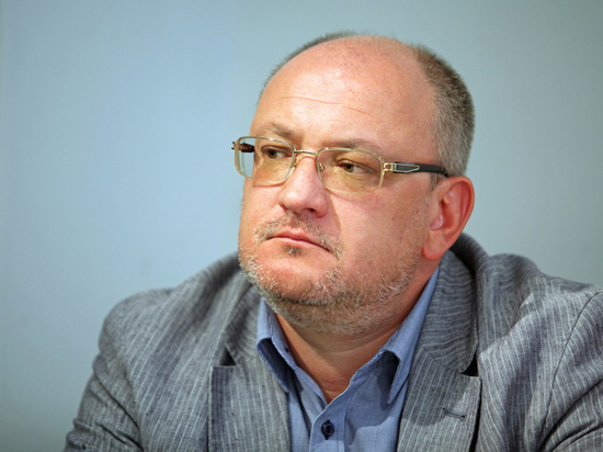 Суд отказал в допуске нотариуса к арестованному депутату Максиму Резнику
