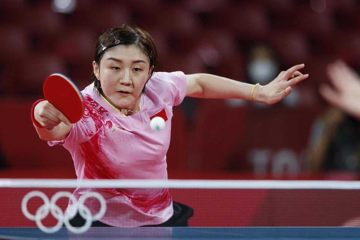 За золотую медаль в настольном теннисе сразились две китаянки