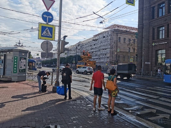 Авария на электросетях на улице Комсомола временно изменила движение трамваев и троллейбусов