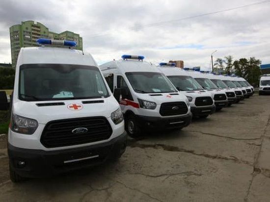Благотворительный фонд РМК закупил для Челябинской области автомобили скорой помощи
