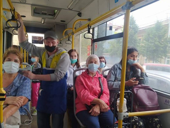 Мэр Красноярска сделал замечание кондуктору о неправильном ношении маски